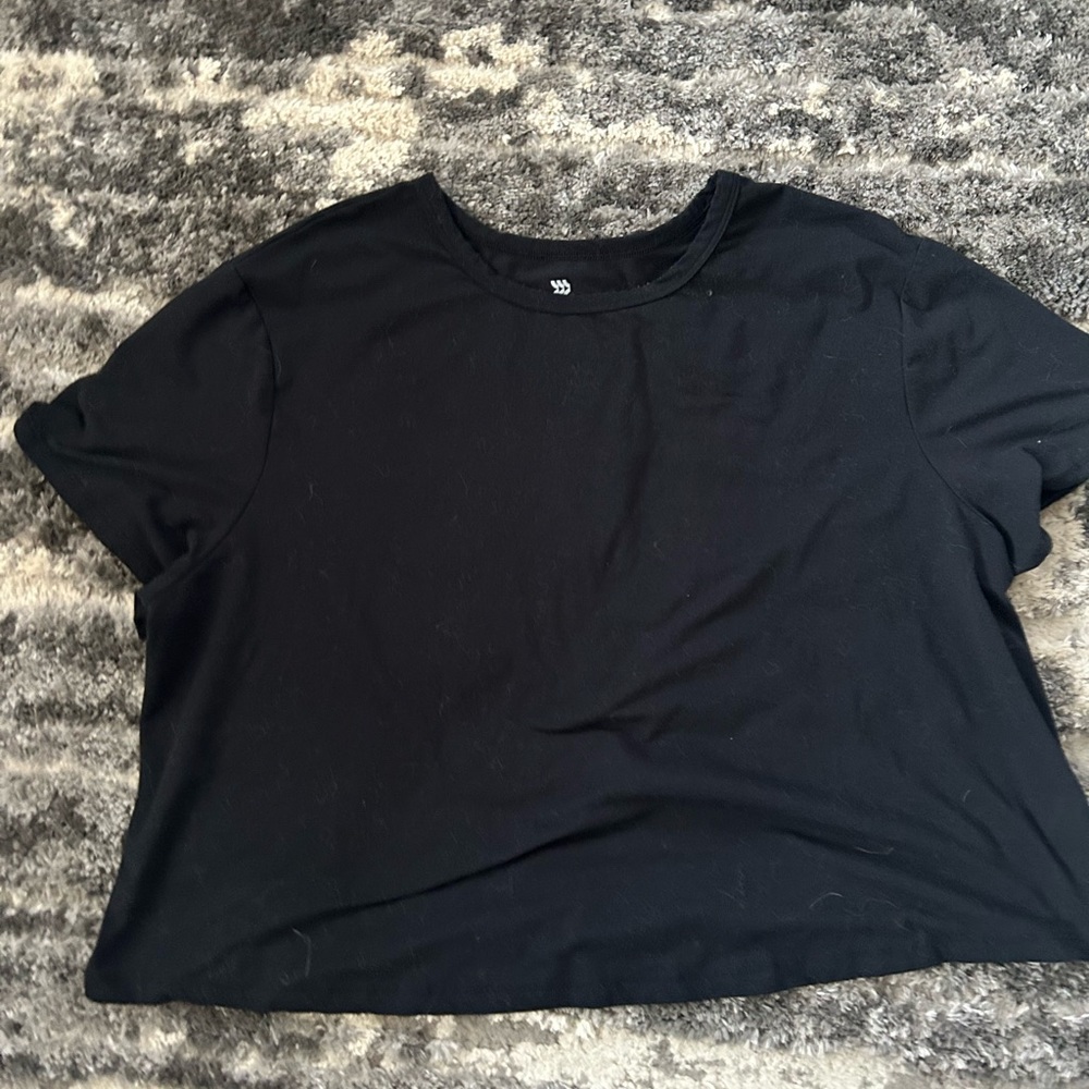 #90 All in Motion Crop Black Women's Short Sleeve Tee